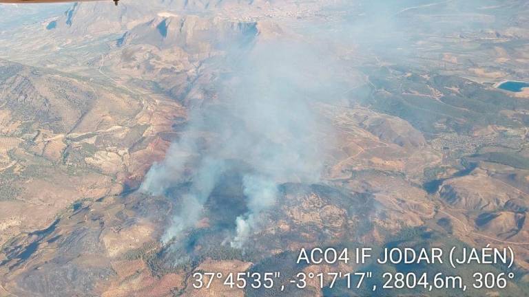 Jódar, “impotente” por ver cómo el fuego arrasa los pinares plantados por sus antepasados Jódar, “impotente” por ver cómo el fuego arrasa los pinares plantados por sus antepasados