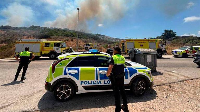 Queda controlado el incendio de Agua Marina en Algeciras Queda controlado el incendio de Agua Marina en Algeciras
