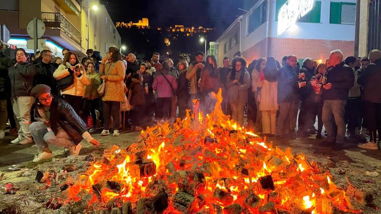 Una treintena de lumbres para celebrar San Antón Una treintena de lumbres para celebrar San Antón