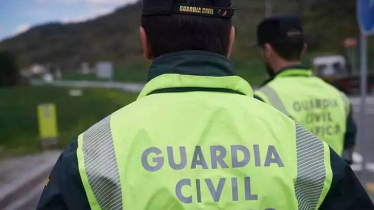 Dos muertos y un herido en una colisión entre un todoterreno y un turismo en Sevilla Dos muertos y un herido en una colisión entre un todoterreno y un turismo en Sevilla
