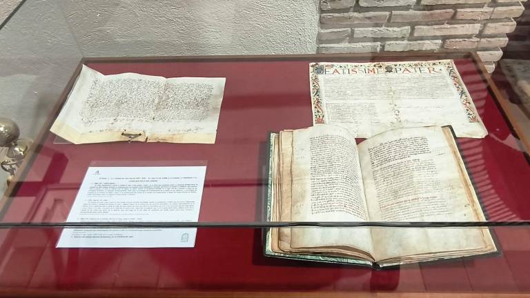 “La ciudad del dragón”, un homenaje a los 1.200 años de la capitalidad de Jaén “La ciudad del dragón”, un homenaje a los 1.200 años de la capitalidad de Jaén
