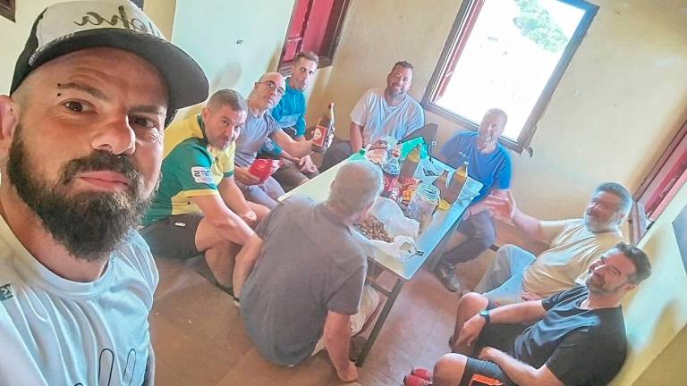 Renace el refugio de La Mella bajo un nuevo tejado Renace el refugio de La Mella bajo un nuevo tejado