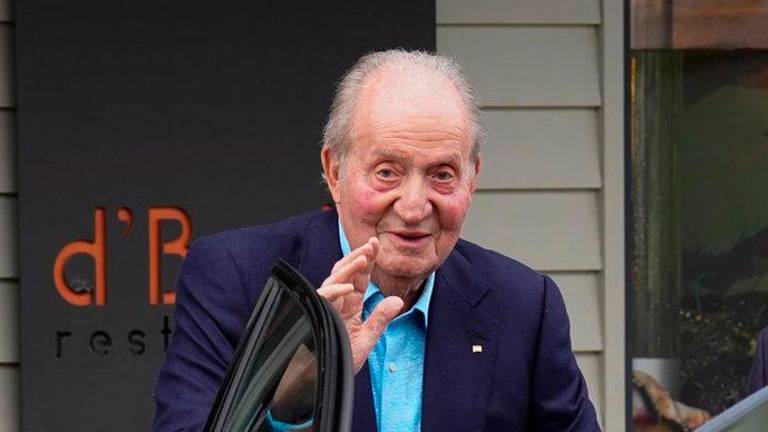 El Rey Juan Carlos regresa a Sanxenxo para disfrutar una vez más de las regatas de vela El Rey Juan Carlos regresa a Sanxenxo para disfrutar una vez más de las regatas de vela