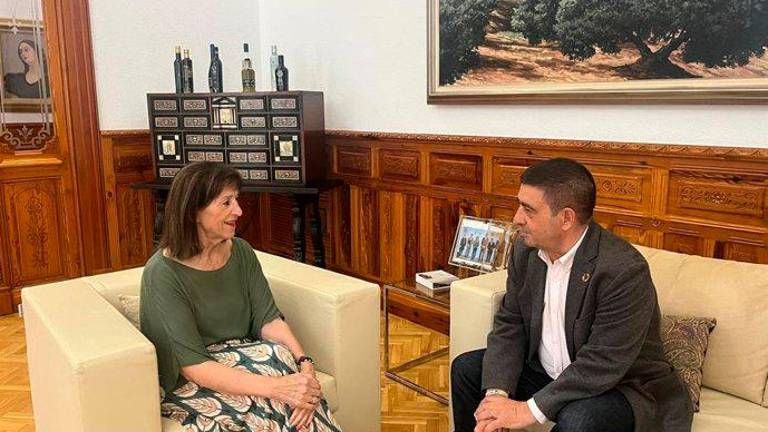 Alianza para impulsar el Concurso Nacional de Tarantas “Carmen Linares” en Barcelona Alianza para impulsar el Concurso Nacional de Tarantas “Carmen Linares” en Barcelona