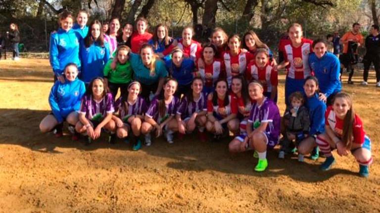 Trofeos del Pavo y la Pava en el campo de fútbol del Puente de la Sierra Trofeos del Pavo y la Pava en el campo de fútbol del Puente de la Sierra