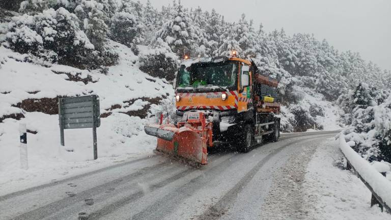 Precaución por nieve si circula por la A-317 o la A-319 Precaución por nieve si circula por la A-317 o la A-319