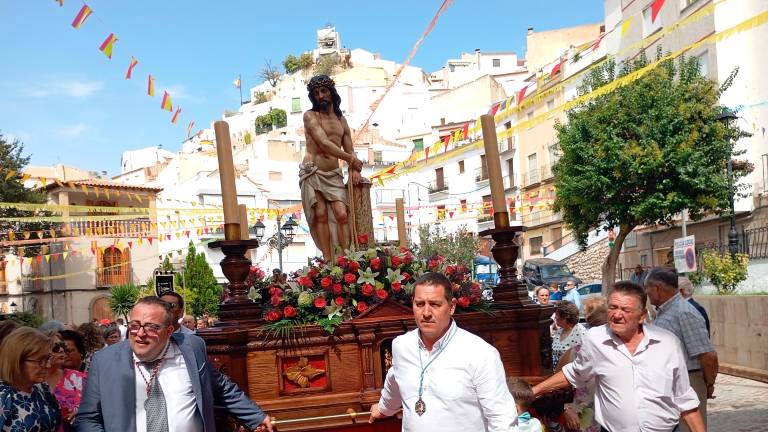 Torres se rinde ante Nuestro Padre Jesús de la Columna Torres se rinde ante Nuestro Padre Jesús de la Columna
