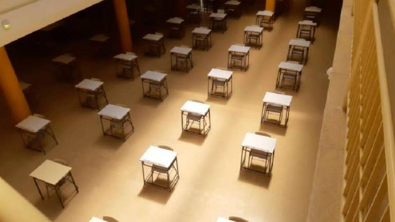 “Normalidad” en una prueba con mascarillas y aulas medio vacías “Normalidad” en una prueba con mascarillas y aulas medio vacías