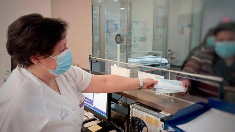 Las enfermeras apoyan el uso obligatorio de las mascarillas en centros sanitarios Las enfermeras apoyan el uso obligatorio de las mascarillas en centros sanitarios