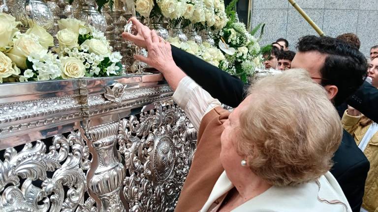 La Borriquilla camina por Jaén entre palmas e incienso La Borriquilla camina por Jaén entre palmas e incienso