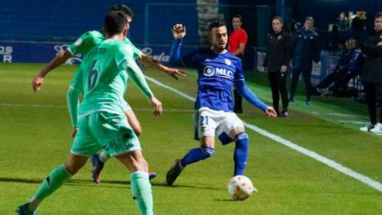 Un Linares mermado sucumbe ante la Cultural Leonesa (0-2) Un Linares mermado sucumbe ante la Cultural Leonesa (0-2)