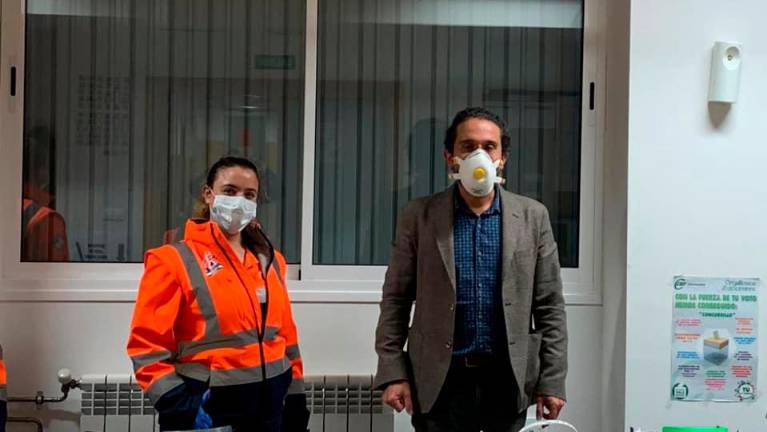El instituto Fernando III fabrica viseras protectoras contra el virus El instituto Fernando III fabrica viseras protectoras contra el virus