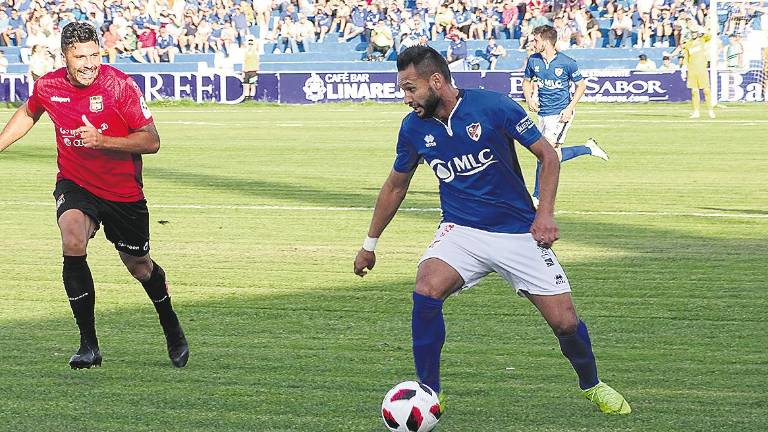 Un Linares Deportivo con freno de mano Un Linares Deportivo con freno de mano