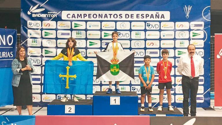 Pedro Carmona es la joya de la cantera del badminton Pedro Carmona es la joya de la cantera del badminton