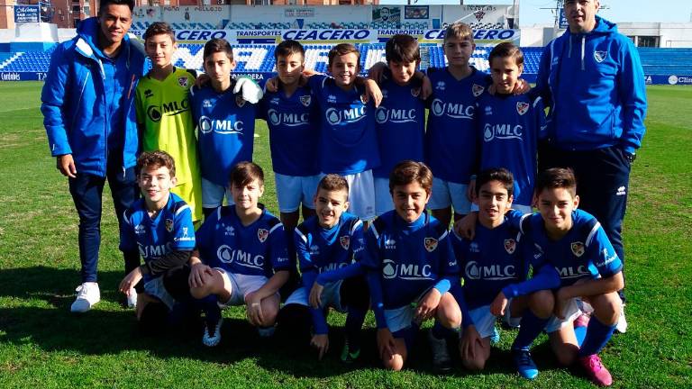 El Linares Deportivo exhibe el músculo de la cantera azulilla El Linares Deportivo exhibe el músculo de la cantera azulilla