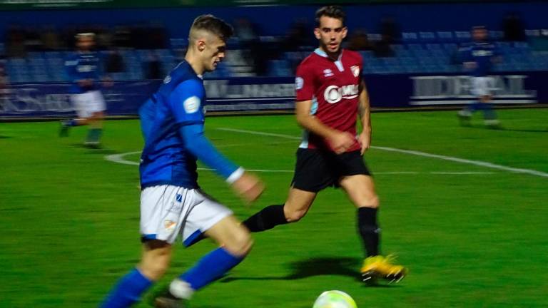 Un hat-trick de Chendo hace campeón de invierno al Linares Un hat-trick de Chendo hace campeón de invierno al Linares