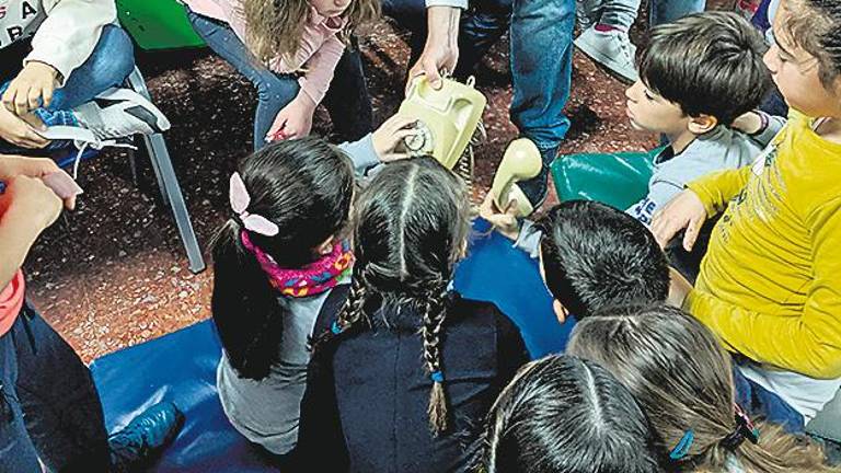 Risas y descubrimientos en el aula