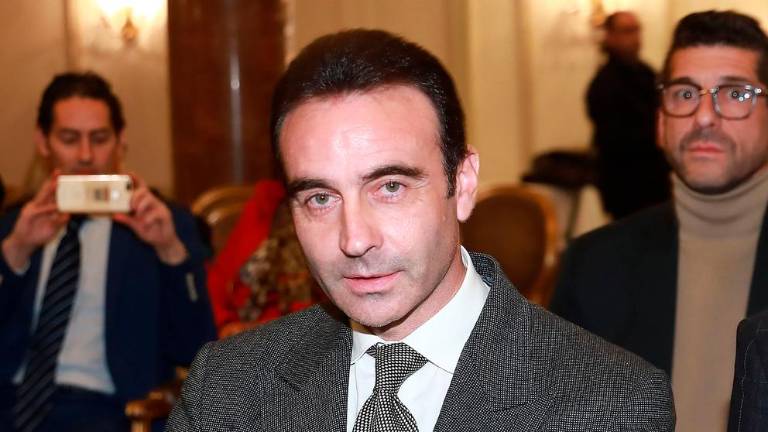 Enrique Ponce confirma su relación con Ana Soria Enrique Ponce confirma su relación con Ana Soria