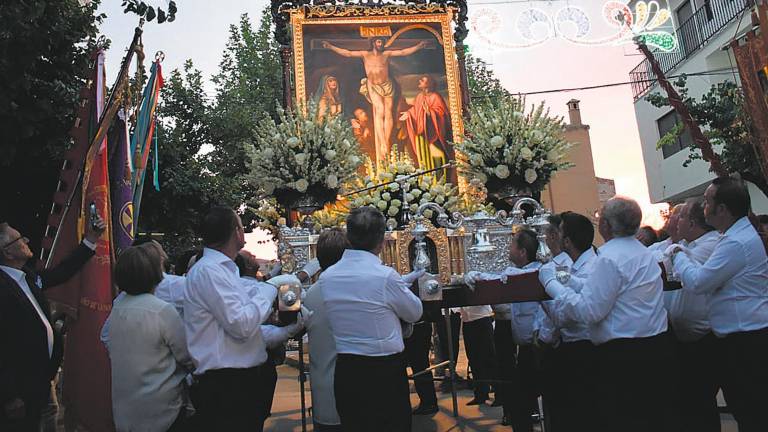 Valdepeñas de Jaén en el marco de su Cristo