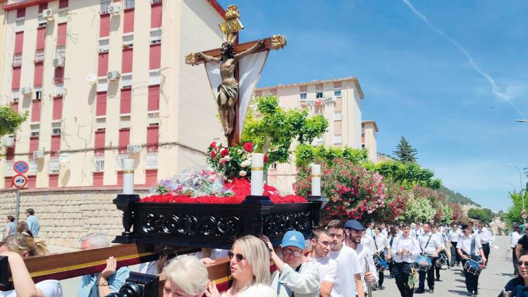 El barrio de La Glorieta se vuelca con el Cristo de Charcales El barrio de La Glorieta se vuelca con el Cristo de Charcales