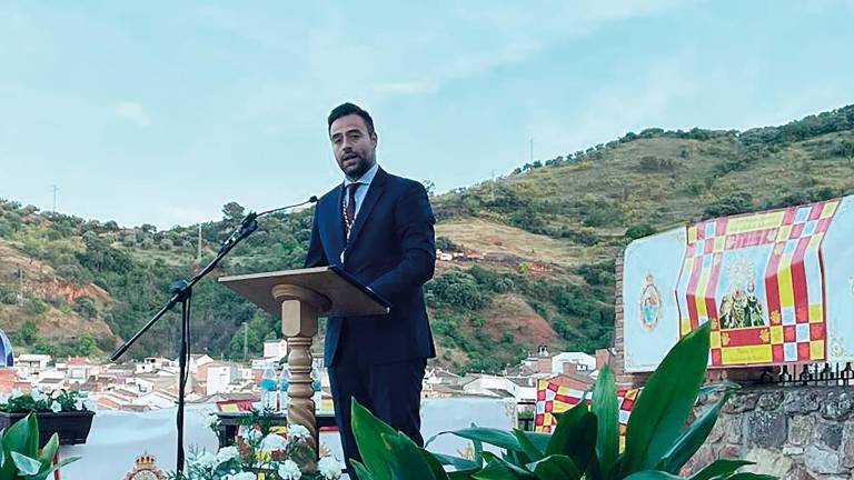 Pregón de amor y pasión por la Virgen del Collado en Santisteban del Puerto Pregón de amor y pasión por la Virgen del Collado en Santisteban del Puerto