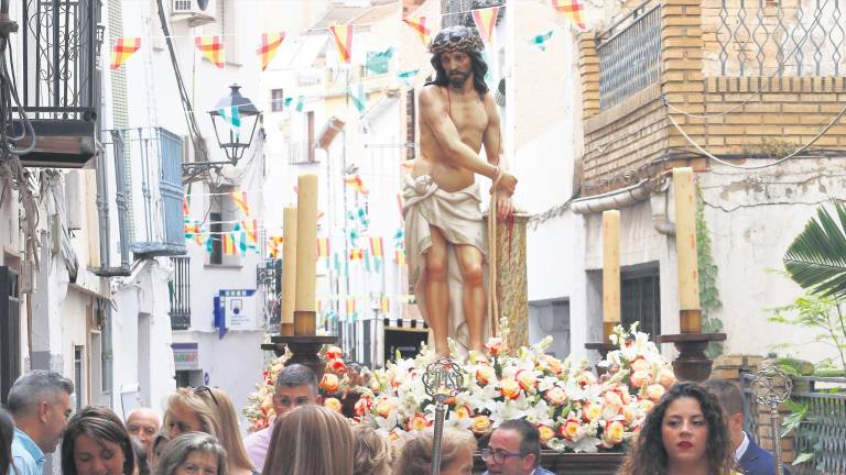 Una Columna que cuida Torres con esmero Una Columna que cuida Torres con esmero
