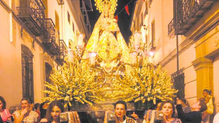 Fiesta grande y procesión como preludio de la Romería de Consolación Fiesta grande y procesión como preludio de la Romería de Consolación