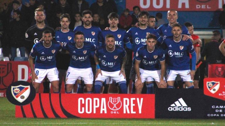 El Linares honra a los héroes del 76 ante el Racing (1-0) El Linares honra a los héroes del 76 ante el Racing (1-0)