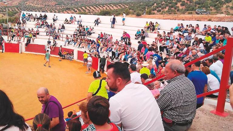 Música y toros para rendir honores Música y toros para rendir honores