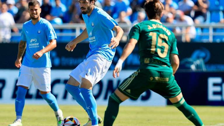 El Linares Deportivo aguanta medio tiempo ante un potente Ibiza (4-1) El Linares Deportivo aguanta medio tiempo ante un potente Ibiza (4-1)
