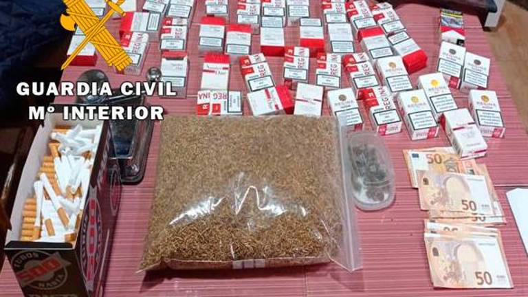 La Guardia Civil interviene 88 plantas de marihuana en Lopera La Guardia Civil interviene 88 plantas de marihuana en Lopera