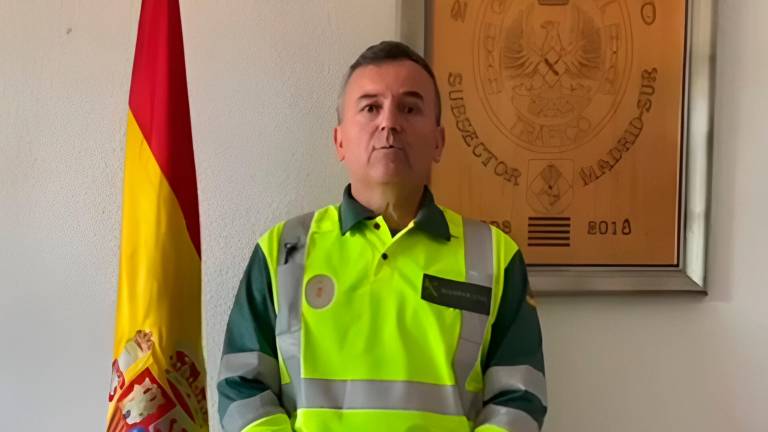 Peña, el héroe de la A-4: “El autobús invadía completamente el arcén y rozaba la valla protectora” Peña, el héroe de la A-4: “El autobús invadía completamente el arcén y rozaba la valla protectora”