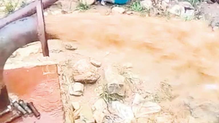 Campillo prohíbe el consumo de agua por su elevada turbidez Campillo prohíbe el consumo de agua por su elevada turbidez
