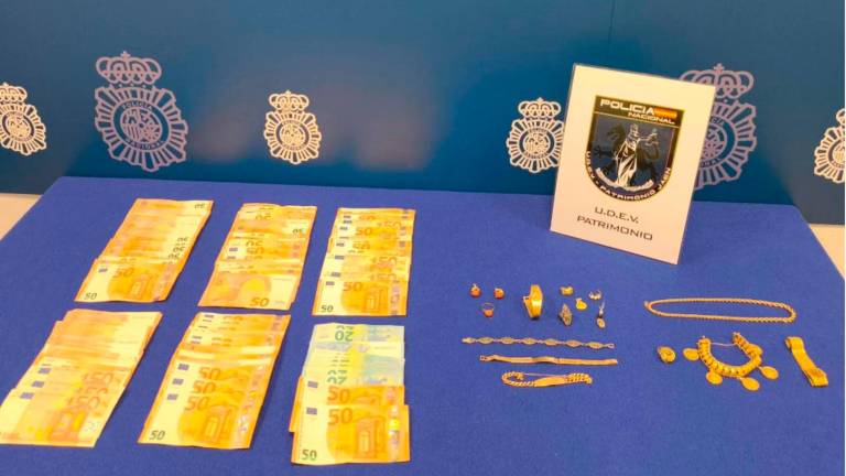 Detenida una trabajadora por robar joyas de la casa de una mujer de 80 años Detenida una trabajadora por robar joyas de la casa de una mujer de 80 años