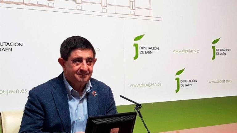 Reyes remite a la Mesa del Aeropuerto cualquier propuesta Reyes remite a la Mesa del Aeropuerto cualquier propuesta