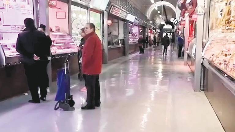 Los mercados se quedan desiertos en la capital