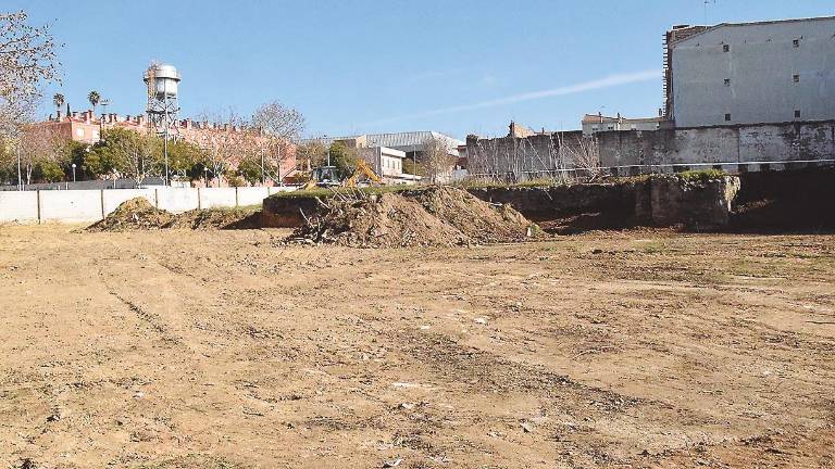 Comienzan las obras del nuevo Lidl de Julio Burell Comienzan las obras del nuevo Lidl de Julio Burell