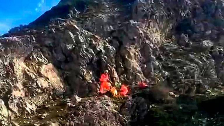 Rescate de vértigo de una senderista herida en Quesada Rescate de vértigo de una senderista herida en Quesada