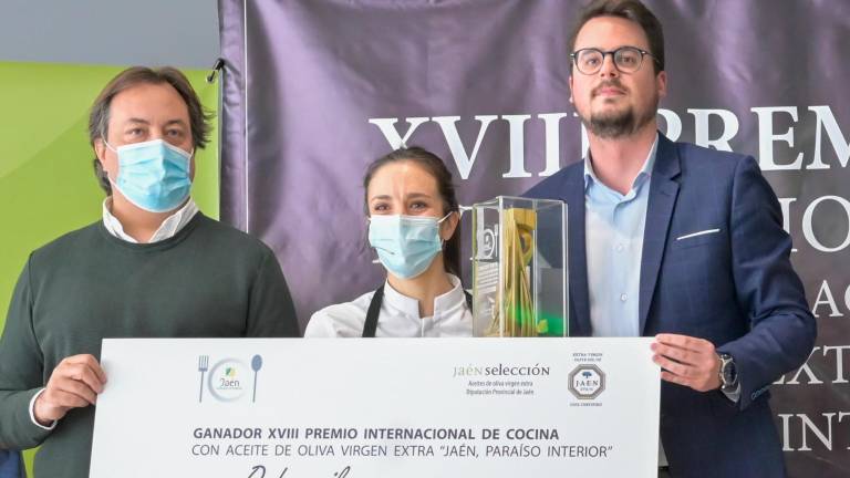 La chef Lucía Campos gana el XVIII Premio de Cocina con AOVE “Jaén, paraíso interior” La chef Lucía Campos gana el XVIII Premio de Cocina con AOVE “Jaén, paraíso interior”