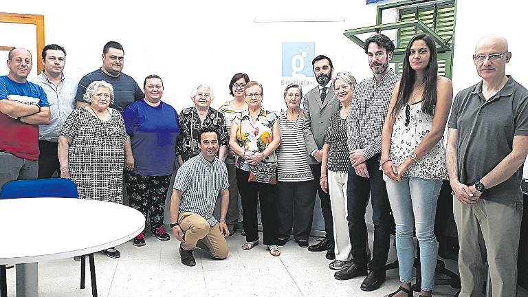 Un nuevo centro en el Polígono del Valle acerca las TIC a la barriada Un nuevo centro en el Polígono del Valle acerca las TIC a la barriada