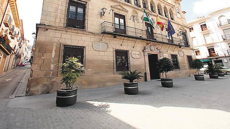 Una encuesta aprueba la gestión del primer año del “Gobierno del cambio” Una encuesta aprueba la gestión del primer año del “Gobierno del cambio”