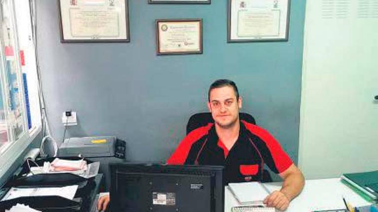 Aplausos que no deben cesar Aplausos que no deben cesar