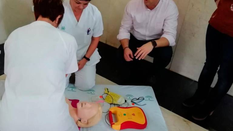 El Hospital forma a 90 profesionales en reanimación cardiorespiratoria El Hospital forma a 90 profesionales en reanimación cardiorespiratoria