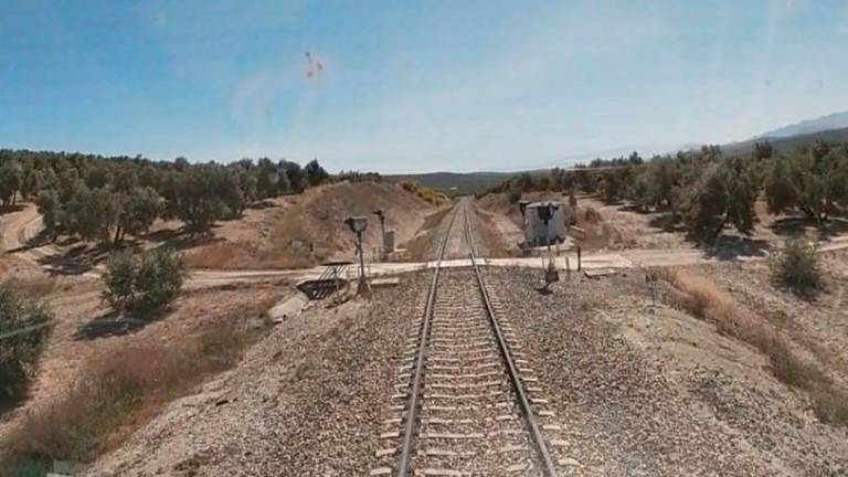 Muere el conductor de un vehículo arrollado por un tren en Begíjar Muere el conductor de un vehículo arrollado por un tren en Begíjar