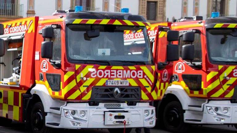 Desalojan a 200 vecinos por el incendio de un garaje en Lucena (Córdoba) Desalojan a 200 vecinos por el incendio de un garaje en Lucena (Córdoba)