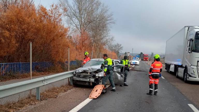 Accidente de tráfico en Marmolejo con dos heridos Accidente de tráfico en Marmolejo con dos heridos