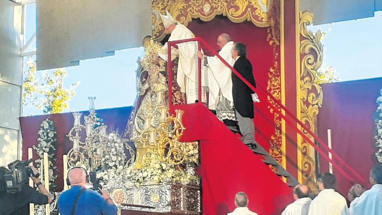 Oración comunal con la Fuensanta Coronada en Alcaudete Oración comunal con la Fuensanta Coronada en Alcaudete
