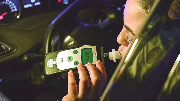 La Guardia Civil denuncia a 24 conductores por circular drogados