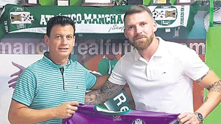 Iván Aguilar, nuevo fichaje de un Atlético Mancha Real del que se marcha Nando Iván Aguilar, nuevo fichaje de un Atlético Mancha Real del que se marcha Nando