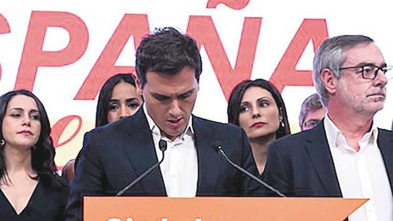 Rivera convoca un congreso para decidir el futuro de Cs Rivera convoca un congreso para decidir el futuro de Cs